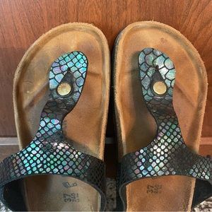 Snakeskin Pattern Gizeh Birkenstocks size 37
